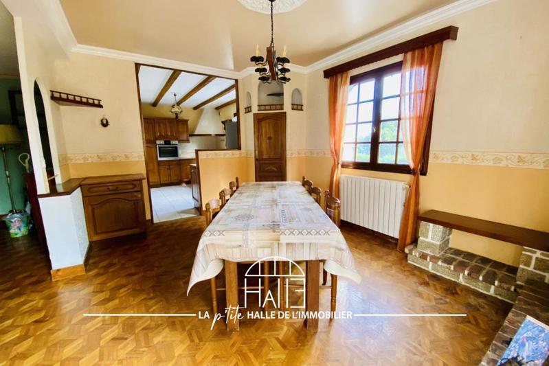 Maison - 227 m² - 9 pièces