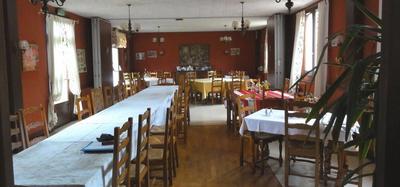 Maison - 453 m² - 12 pièces