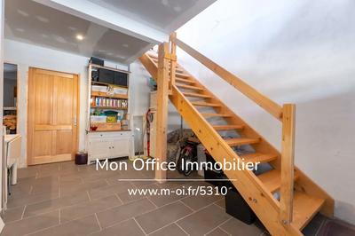 Maison - 230 m² - 5 pièces
