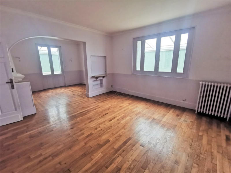 Maison - 246 m² - 7 pièces