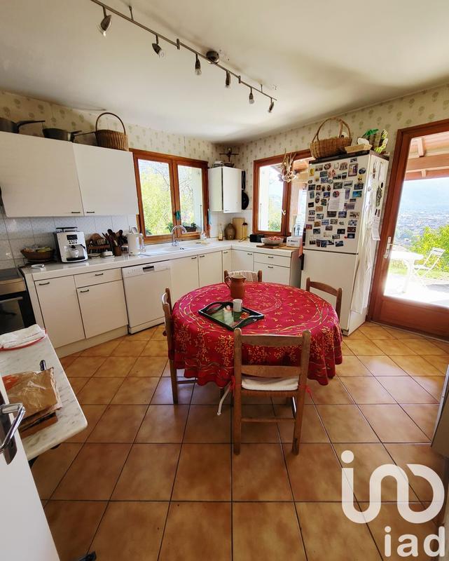 Maison - 200 m² - 10 pièces