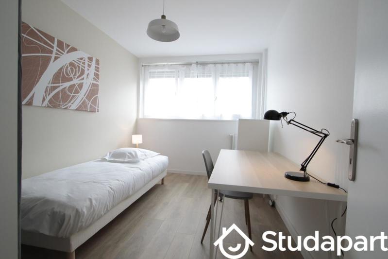 Chambre - 10 m² - 1 pièce