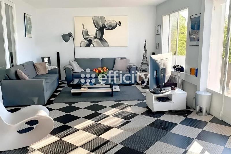 Maison - 200 m² - 7 pièces