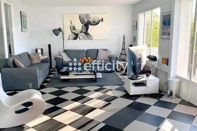 Maison - 200 m² - 7 pièces