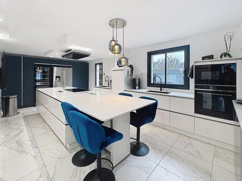 Maison - 150 m² - 6 pièces