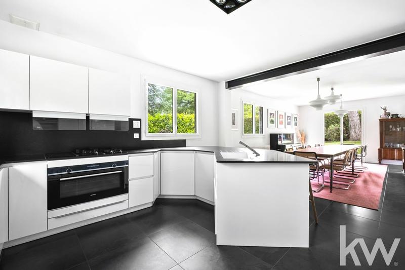 Maison d'architecte - 307 m² - 10 pièces