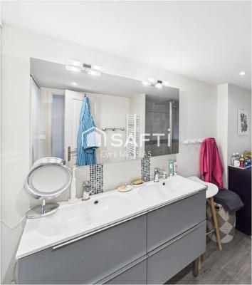 Appartement - 93 m² - 4 pièces