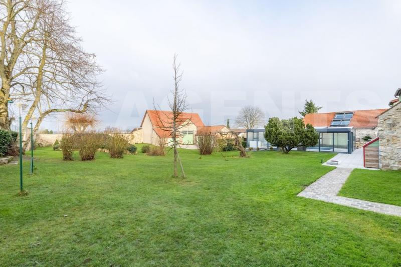 Corps de ferme - 270 m² - 9 pièces