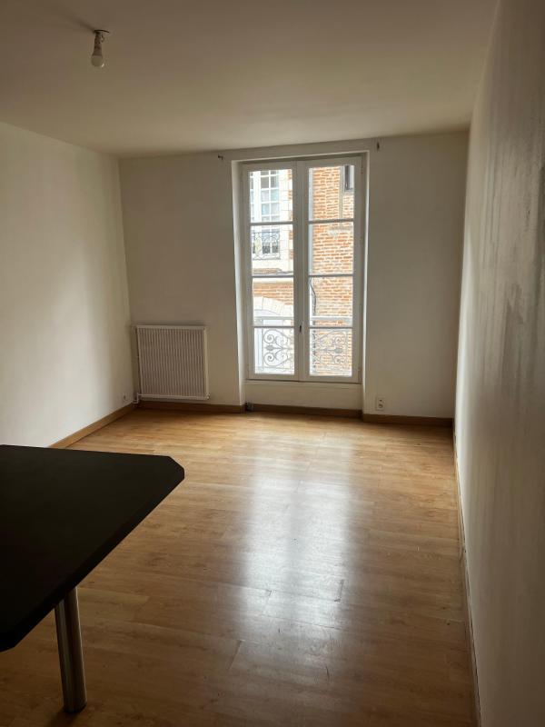 Immeuble - 880 m² - 2 pièces