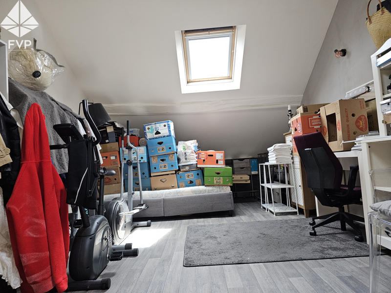 Propriété - 213 m² - 10 pièces