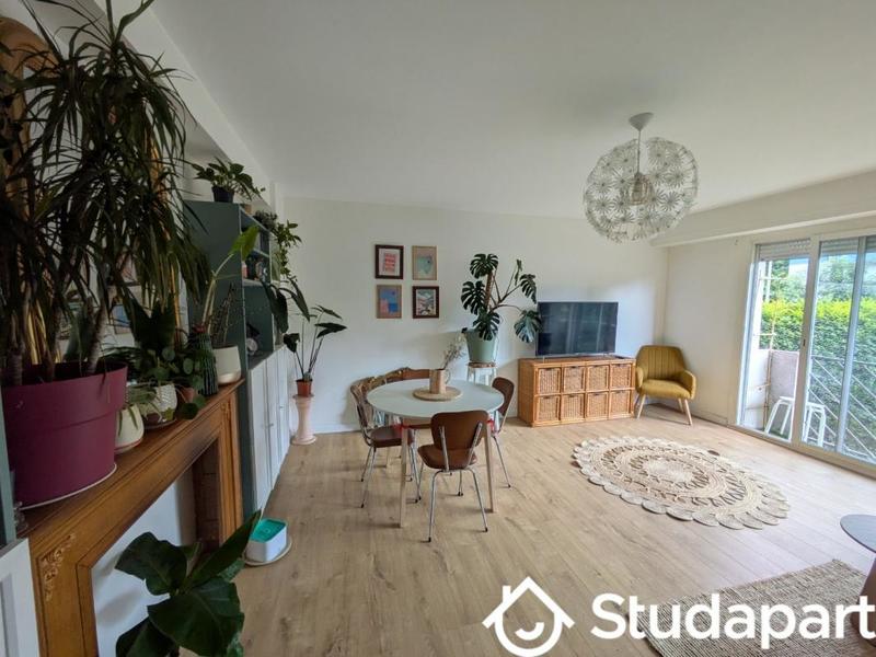 Chambre - 9 m² - 1 pièce