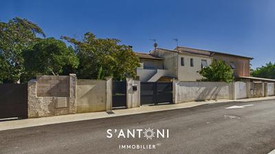 Maison - 180 m² - 7 pièces