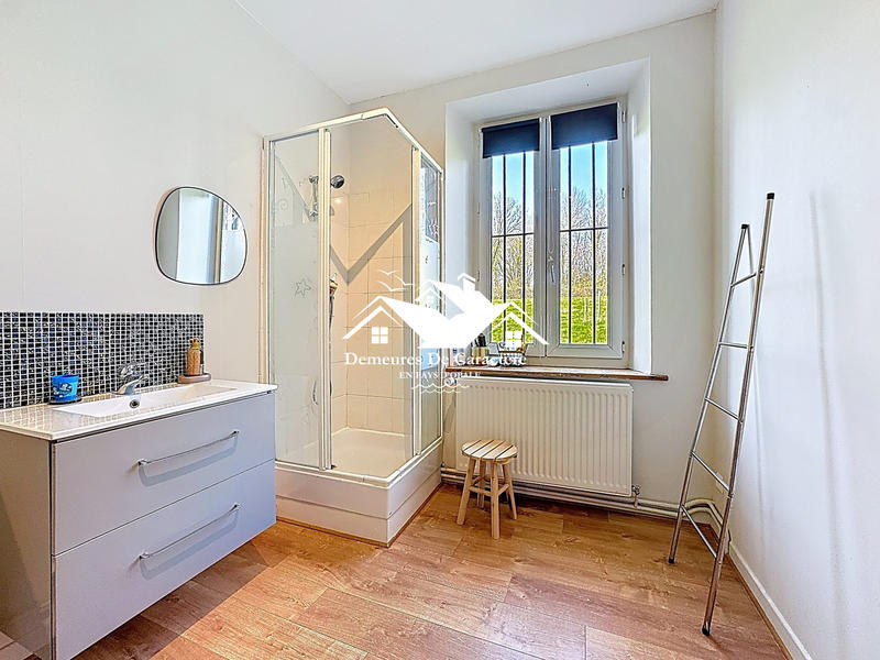 Maison - 318 m² - 12 pièces