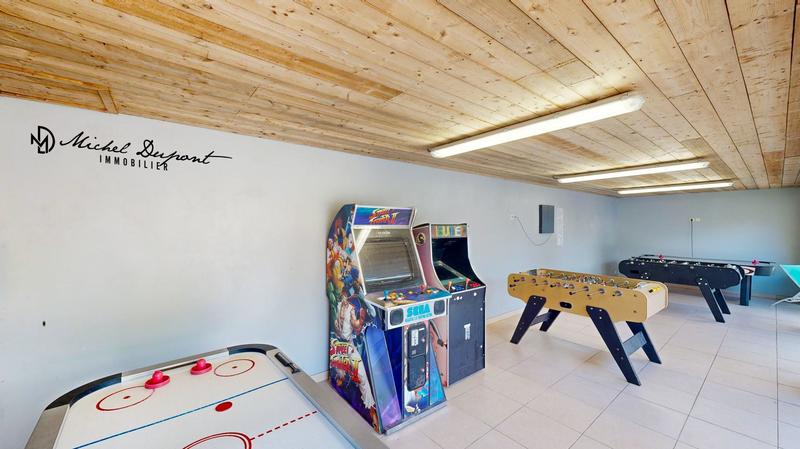 Maison - 410 m² - 20 pièces