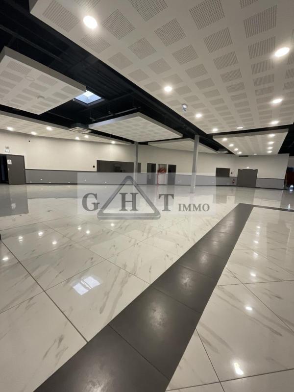 Local commercial - 980 m²