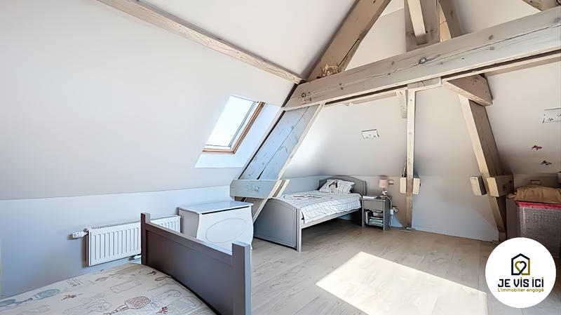 Maison - 220 m² - 8 pièces