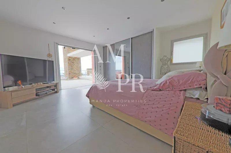 Maison - 291 m² - 8 pièces