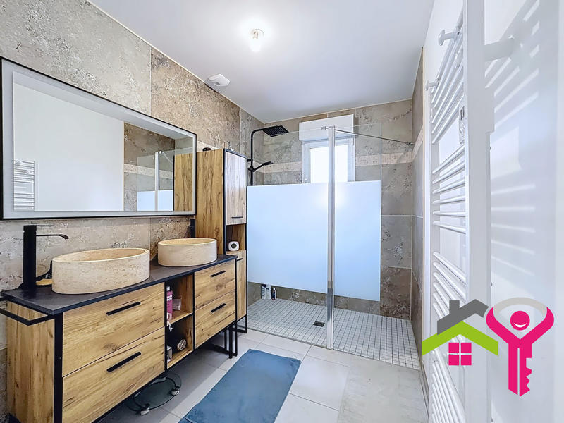 Maison - 96 m² - 4 pièces