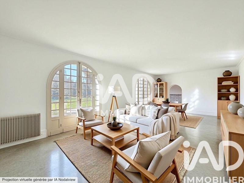 Maison - 305 m² - 8 pièces