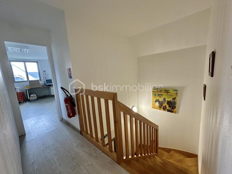 Local commercial - 272 m² - 12 pièces