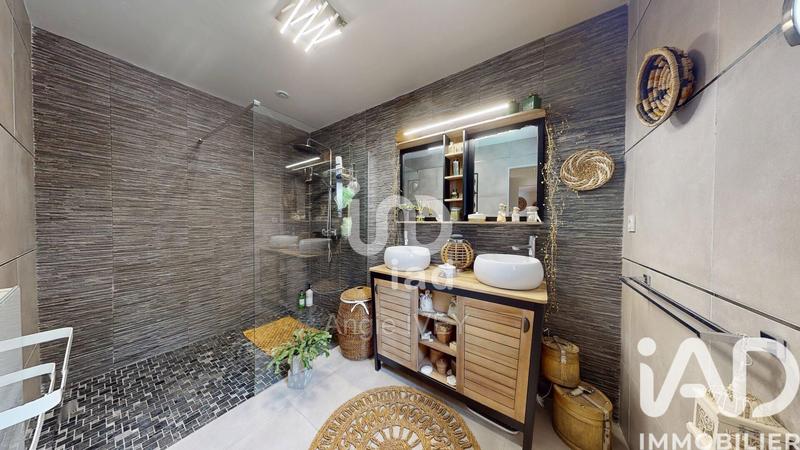 Maison - 200 m² - 7 pièces