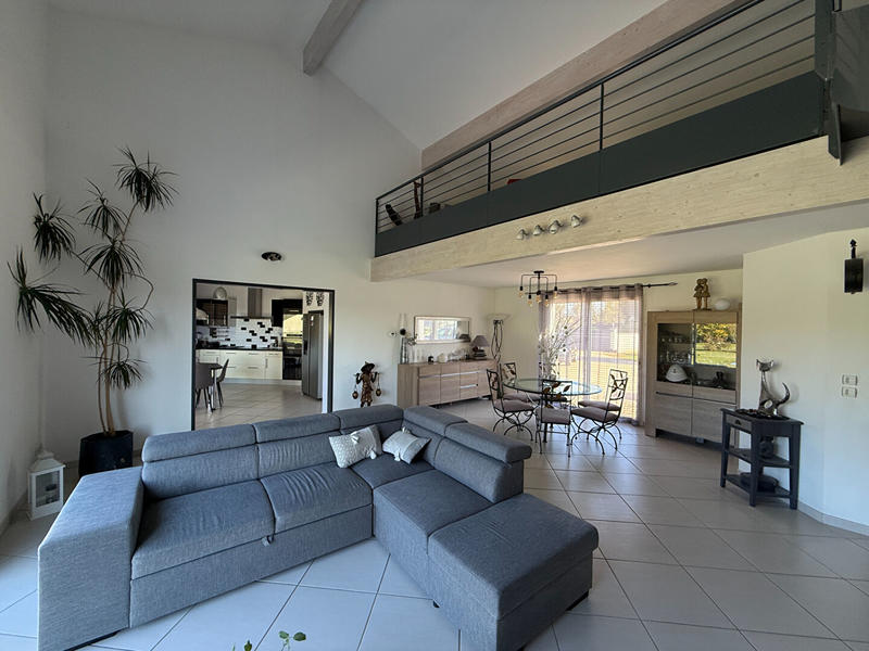 Maison - 182 m² - 6 pièces