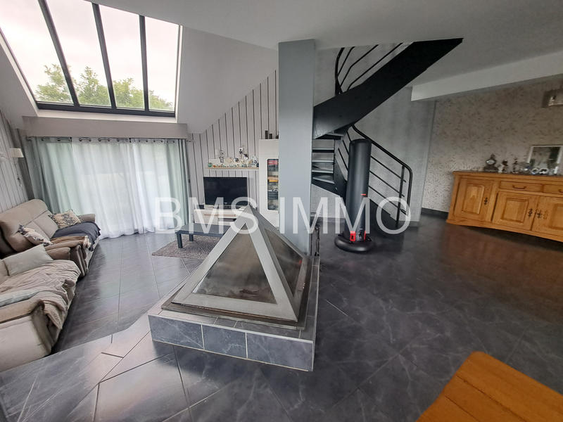 Maison - 167 m² - 6 pièces