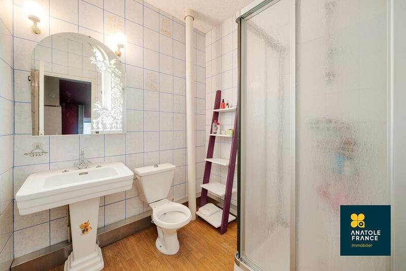 Maison - 250 m² - 6 pièces