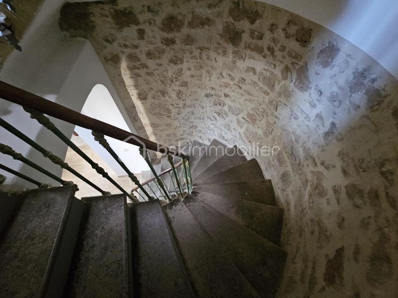 Propriété - 326 m² - 9 pièces