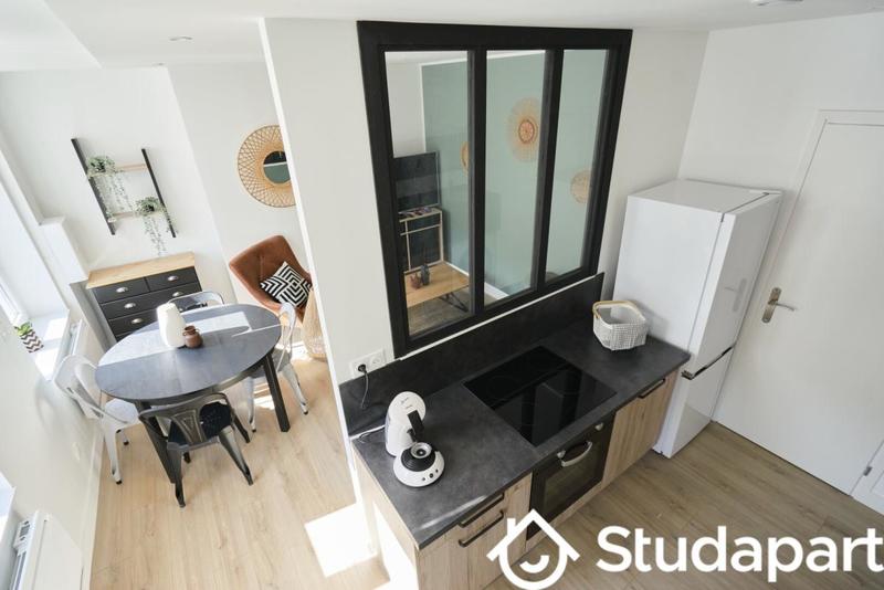 Chambre - 9 m² - 1 pièce