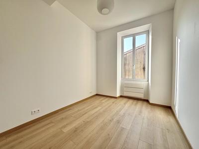 Immeuble - 122 m² - 7 pièces