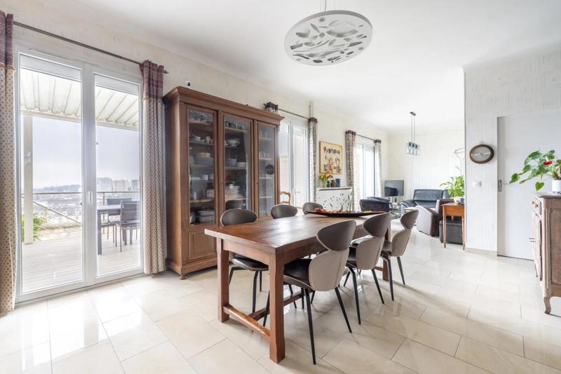 Maison - 174 m² - 7 pièces