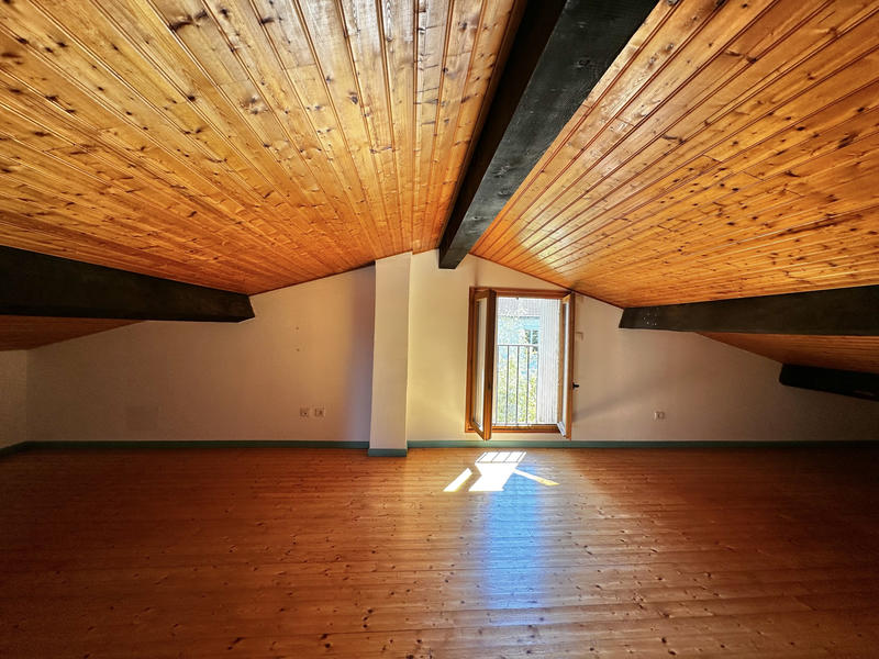 Maison - 208 m² - 9 pièces