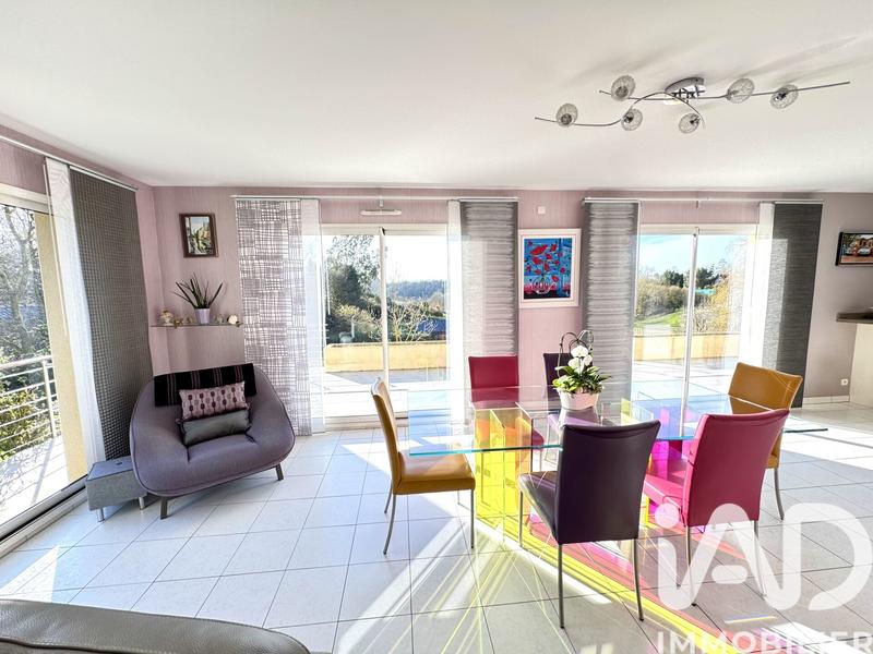 Maison - 210 m² - 7 pièces