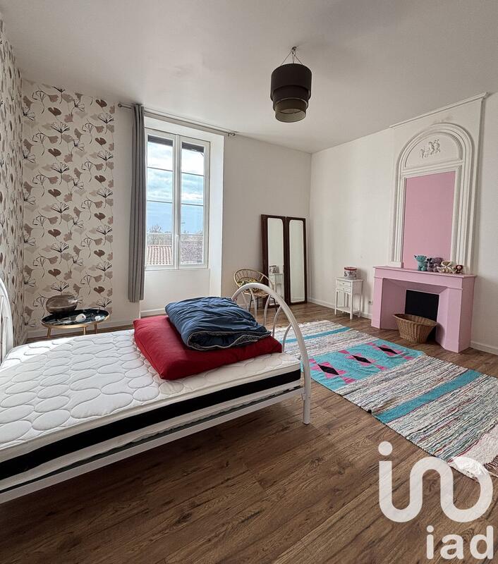 Maison - 229 m² - 7 pièces