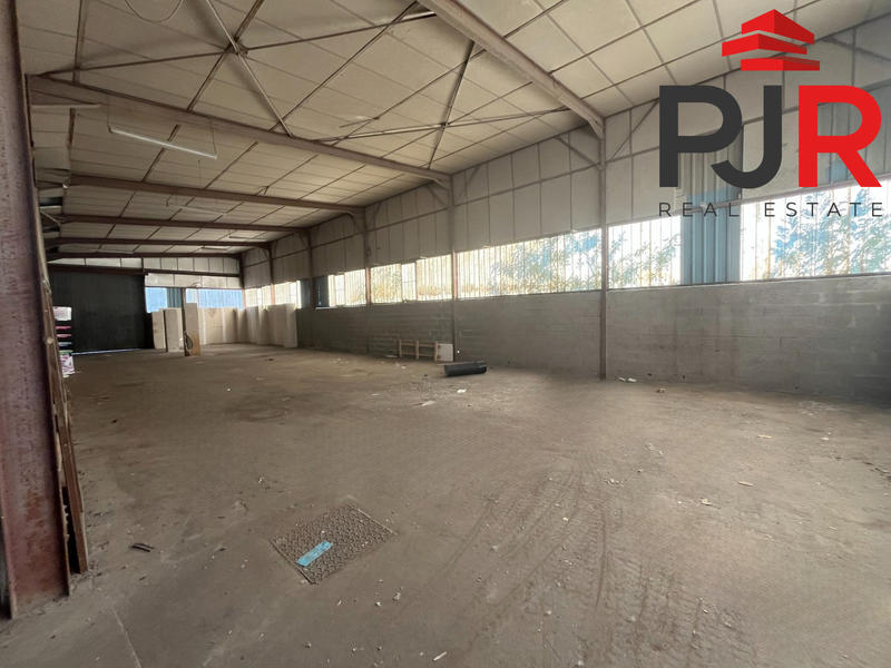Local d'activités - 2 150 m²