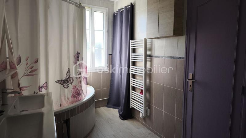 Maison traditionnelle - 122 m² - 4 pièces