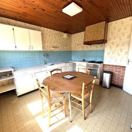 Maison - 96 m² - 6 pièces