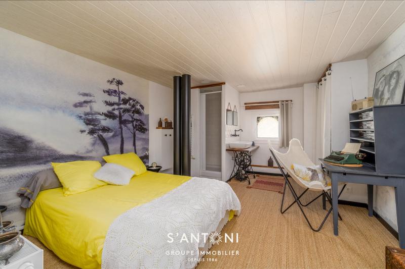 Maison - 201 m² - 7 pièces