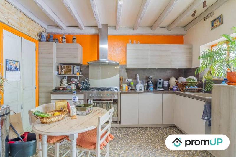 Maison - 370 m² - 12 pièces