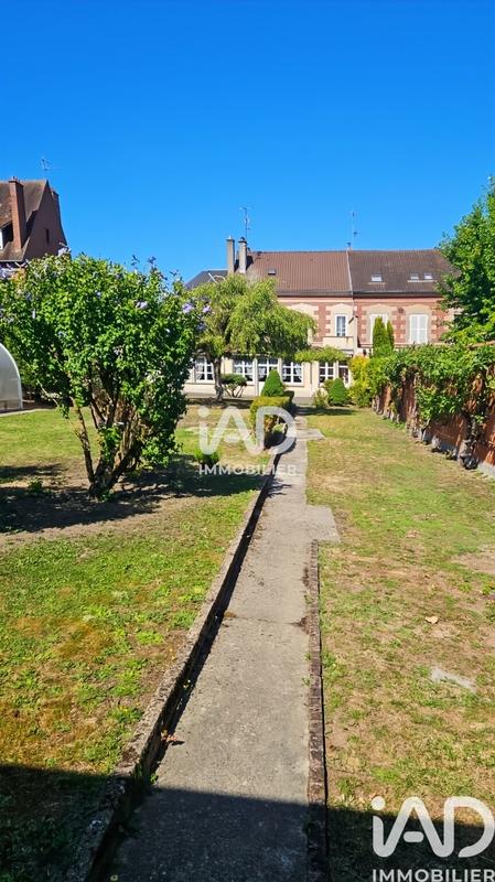 Maison de ville - 295 m² - 9 pièces