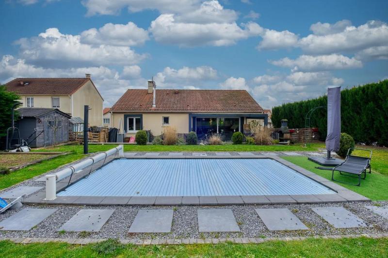 Maison - 96 m² - 6 pièces