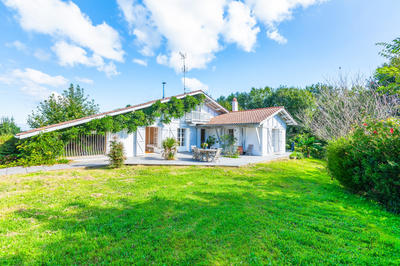 Maison - 180 m² - 8 pièces