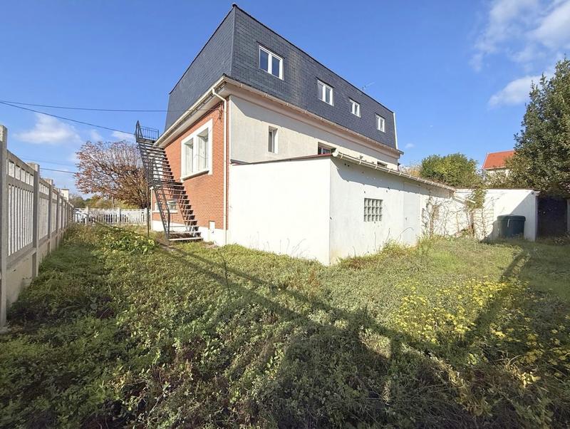 Maison ancienne - 100 m² - 10 pièces