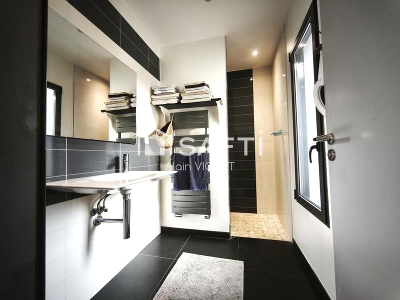 Maison - 190 m² - 6 pièces