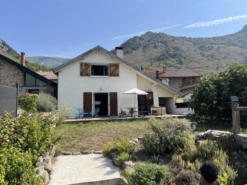 Maison - 108 m² - 4 pièces