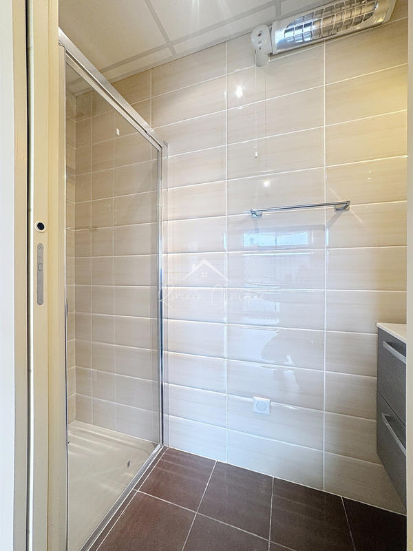 Appartement - 82 m² - 3 pièces