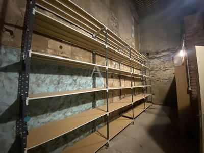 Local d'activité / Entrepôt - 168 m² - 2 pièces