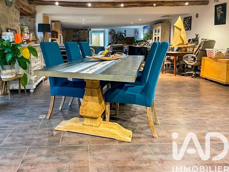 Maison - 596 m² - 18 pièces