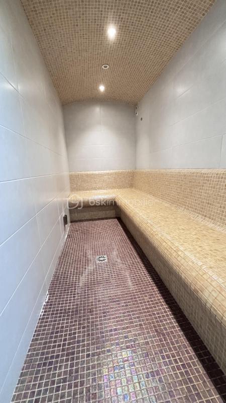 Demeure - 405 m² - 11 pièces